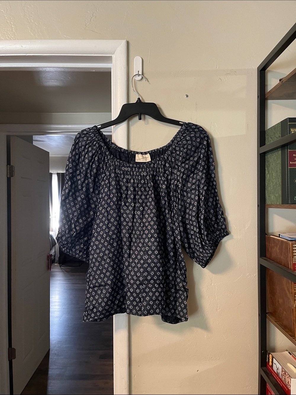 Universal Thread Navy Blue Floral Peasant Top